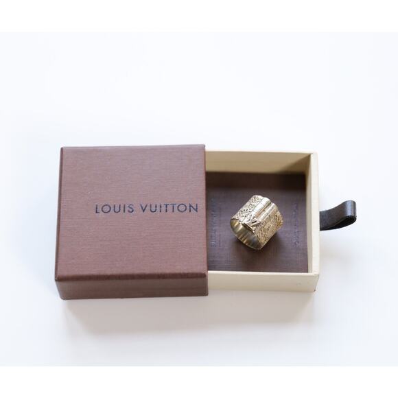 Louis Vuitton "Bijoux Fantaisie" Vintage Gold Tone LV Logo Mesh Wide Ring - Picture 10 of 12